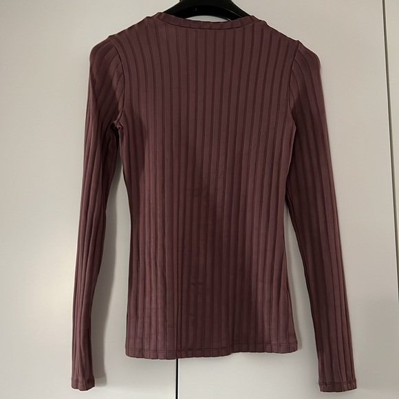 Aritzia Wilfred sweater size small - Picture 3 of 3